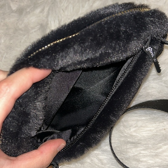 Lululemon Everywhere Belt Bag Plush Fleece - Picture 12 of 12